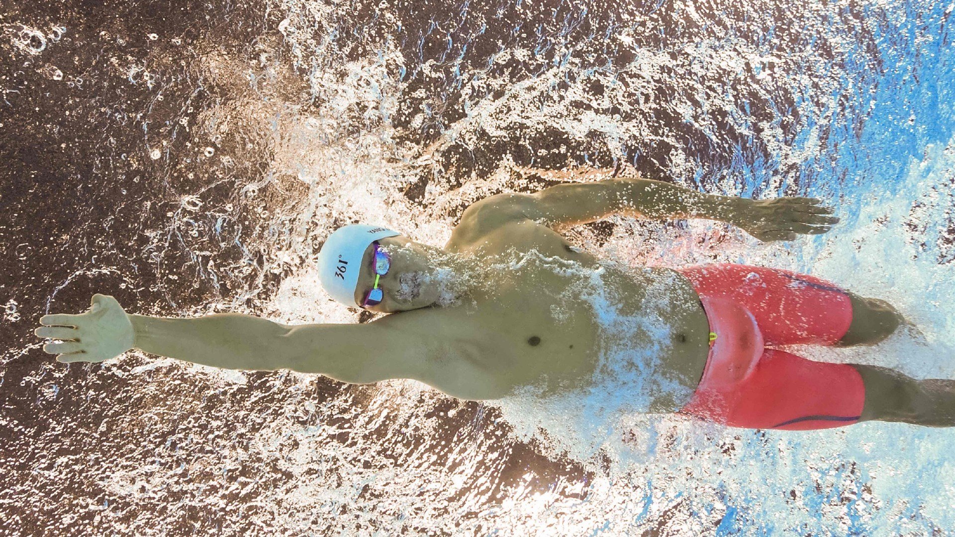 开云体育-远射“惊天一击”:那些划破夜空的欧冠佳作